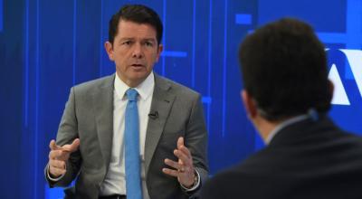 El ministro de Gobierno, Francisco Jiménez, durante su entrevista en Teleamazonas, el 7 de julio de 2022.