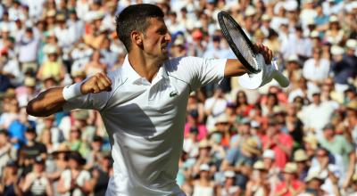 Novak Djokovic festeja su triunfo sobre Cameron Norrie, el 8 de julio de 2022, para llegar a la final de Wimbledon.