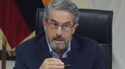 El ministro de Salud, José Ruales, en un conversatorio con medios de comunicación, el 19 de julio de 2022.