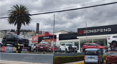 Imagen referencial de un cncesionario de vehículos en la avenida Granados, en el norte de Quito el 8 de agosto de 2022.