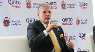 Carlos Riofrío, titular subrogante de la Contraloría, en un evento en el Municipio de Quito, el 17 de agosto de 2022.