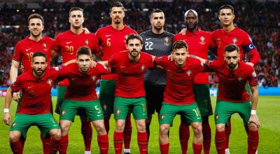 Los jugadores de la selección de Portugal posan antes de un encuentro en 2022.