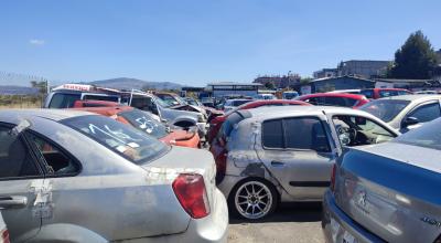 Autos en el centro de retención vehicular Bicentenario de Quito, el 8 de septiembre de 2022.