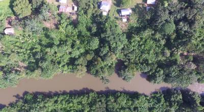 Panorámica de varios asentamientos formados en la Amazonía ecuatoriana. 