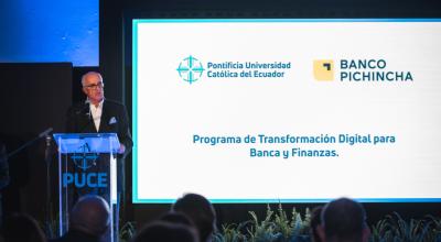 El presidente de Banco Pichincha, Antonio Acosta, durante la presentación del Programa de Transformación Digital en Banca y Finanzas en la PUCE, este 9 de septiembre de 2022.