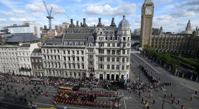 El tiempo de espera para despedir a la reina Isabel II, en el Westminster Hall, en Londres, supera las 14 horas y la extensión de la fila se acerca a los ocho kilómetros, al 15 de septiembre de 2022.