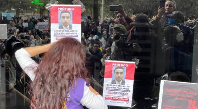 La protesta por la muerte de María Belén Bernal llegó hasta la Comandancia de Policía. Quito, 21 de septiembre de 2022