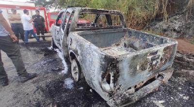 Un patrullero fue quemado en Orellana, la madrugada del 27 de septiembre de 2022.HAMILTON LÓPEZ / API