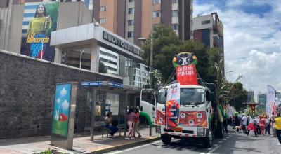 El colectivo Quito Sin Minería entregó en el CNE las firmas para la consulta popular por el Chocó Andino. Quito, 24 de octubre de 2022