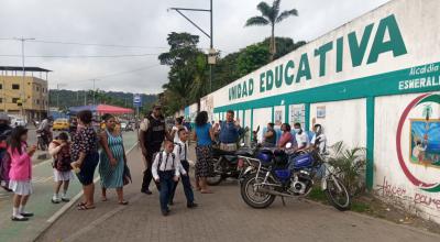 Estudiantes de la escuela 5 de Agosto, en Esmeraldas, el 26 de agosto de 2022.