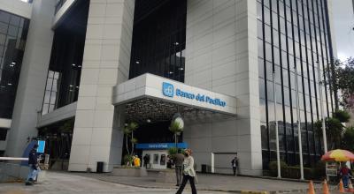 Sucursal del Banco del Pacífico en la avenida Naciones Unidas, en el norte de Quito el 27 de octubre de 2022.