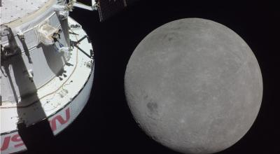 Panorámica enviada por la cápsula Orión del lado oscuro de la Luna, el 21 de noviembre de 2022. 