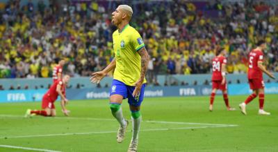 Richarlison festeja su gol ante Serbia, en el estadio de Lusail, el 24 de noviembre de 2022.