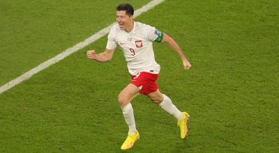 Robert Lewandowski celebra tras anotar el 2-0 durante el partido del grupo C de la Copa Mundial entre Polonia y Arabia Saudita.