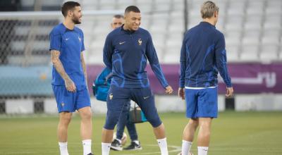 El delantero de la selección francesa Kylian Mbappé durante el entrenamiento del equipo, el 17 de diciembre de 2022.