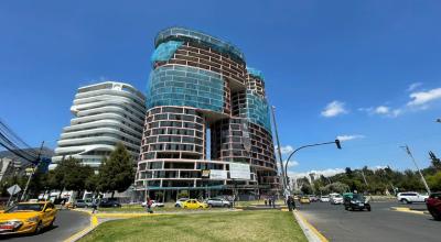 Un edificio en construcción en el sector del parque La Carolina, en el centro norte de Quito, el 19 de diciembre de 2022.