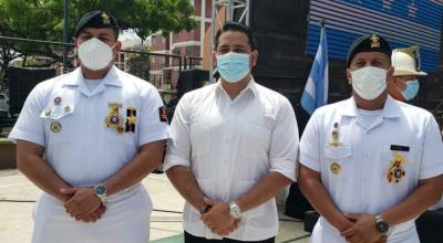 Dos miembros de las Fuerzas Armadas fueron condecorados por el asambleísta Ronny Aleaga, el 25 de julio de 2021. Uno de ellos enfrenta actualmente un proceso penal.