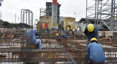 Foto de archivo de obras en Termoesmeraldas, el 24 de junio de 2021.