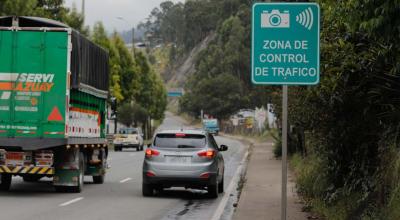 La vía Cuenca-Azogues, uno de los puntos controlados por cámaras de fotomultas.