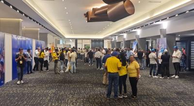 La militancia del PSC se concentró en el Centro de Convenciones de Guayaquil para esperar los resultados de las elecciones seccionales. 