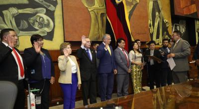 El presidente de la Asamblea, Virgilio Saquicela, posesionó a los suplentes del Consejo de Participación este 9 de febrero de 2023.