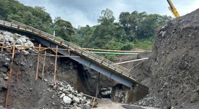 Tras la caída del puente en el río Marker, este es el punto crítico en el que se realizan trabajos para resguardar la tubería de OCP, del Sote y Poliducto. Napo, 27 de febrero de 2023