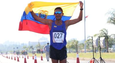 Daniel Pintado celebra en los Juegos Suramericanos de Asunción 2022.