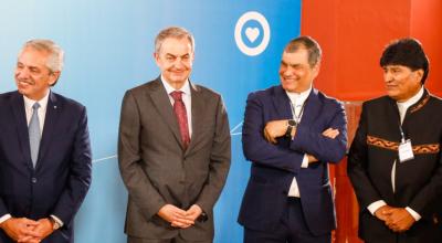 El presidente de Argentina, Alberto Fernández, con expresidentes en Buenos Aires, 21 de marzo de 2023.