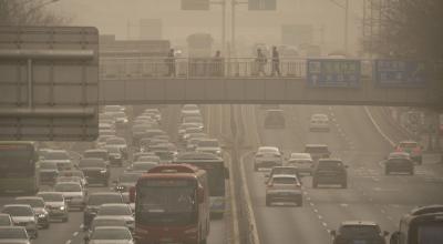 Panorámica de una avenida en Pekín, China, el 22 de marzo de 2023. 