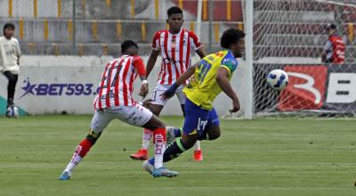 Gualaceo y Técnico Universitario se enfrentaron en el estadio Jorge Andrade Cantos, el 8 de abril de 2023.