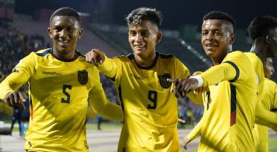 Michael Bermúdez celebra su gol en el partido de Ecuador ante Chile, en el estadio Olímpico Atahualpa, el 14 de abril de 2023.