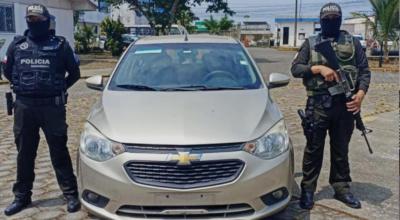 Vehículo con alerta de robo en Esmeraldas, recuperado por la Policía Nacional, en noviembre de 2022. 