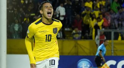 Kendry Páez festeja el gol de Ecuador ante Venezuela, en la última fecha del Sudamericano Sub 17, el 22 de abril de 2023. 