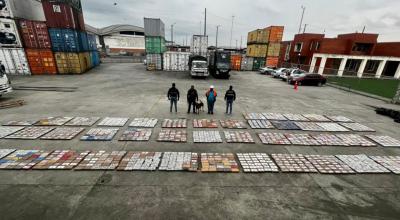 Agentes antinarcóticos decomisaron el 11 de mayo de 2023 más de una tonelada de cocaína en un contenedor con harina de banano que iba a España.