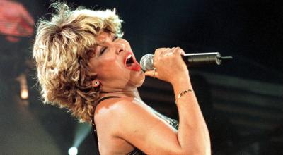 La legendaria cantante Tina Turner, en un concierto, el 15 de agosto del August 2000.