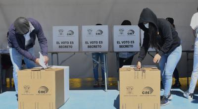 Personas sufragando durante las elecciones del pasado 5 de febrero de 2023.