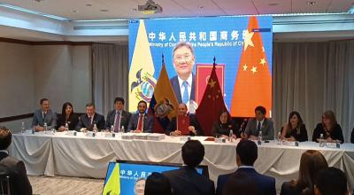 Firma del acuerdo comercial entre Ecuador y China, el 10 de mayo de 2023. 