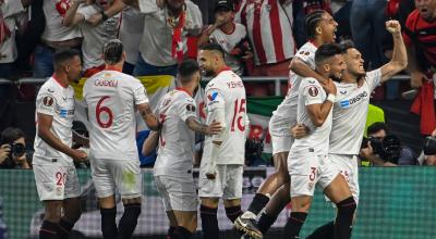 Los jugadores del Sevilla celebran en la final de la Europa League ante la Roma, el 31 de mayo de 2023.