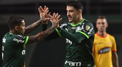 Joaquín Piquerez, de Palmeiras, celebra el gol que le convirtió a Barcelona, el 7 de junio de 2023, en el partido de la Copa Libertadores. 