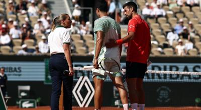 Carlos Alcaraz se lesionó en el partido ante Novak Djokovic, en las semifinales de Roland Garros, el 9 de junio de 2023. 