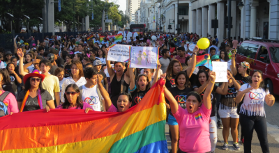 Imagen de archivo de la marcha del orgullo LGBT en la avenida Malecón, en el centro de Guayaquil.