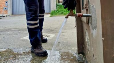 Una llave de agua potable en una vivienda en Cuenca. 