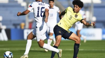 Christian García disputa una pelota en el partido entre Ecuador y Estados Unidos, en el Mundial Sub 20, el 20 de mayo de 2023. 