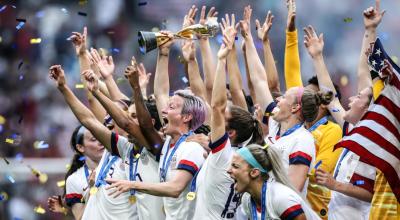 Las jugadoras de la selección de Estados Unidos celebran el título del Mundial femenino de 2019.