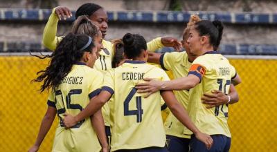 Las futbolistas de la selección ecuatoriana celebran un gol ante Cuba, en Quito, el 15 de julio de 2023.