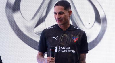 Paolo Guerrero, con la nueva camiseta de Liga de Quito, el 21 de julio de 2023.