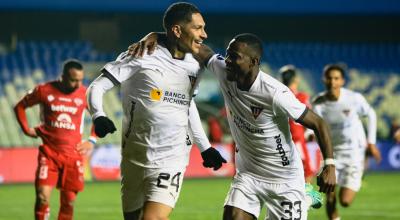 Paolo Guerrero celebra su gol en el partido de Liga de Quito ante Ñublense por la Sudamericana, el 3 de agosto de 2023.