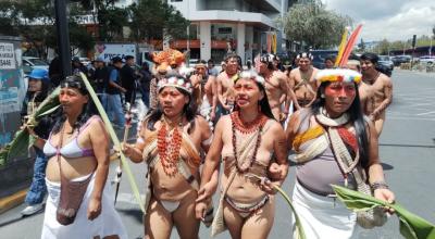 Indigenas waoranis participaron en Quito en el arranque de una caravana que promoverá el "Sí" al fin de la explotación petrolera en el Yasuní. 