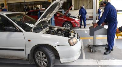 Vehículos en una oficina de revisión técnica de Cuenca, en enero de 2022.