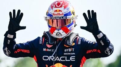Max Verstappen festeja su décima victoria consecutiva en la Fórmula 1, el 3 de septiembre de 2023, en Italia. 